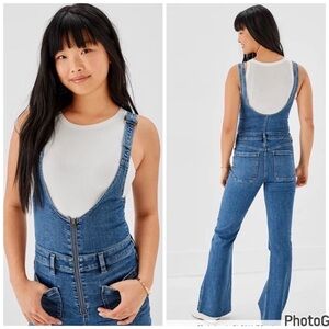 American Eagle Outfitters Women's Flare Leg Overalls Size 8 Stretch Denim
